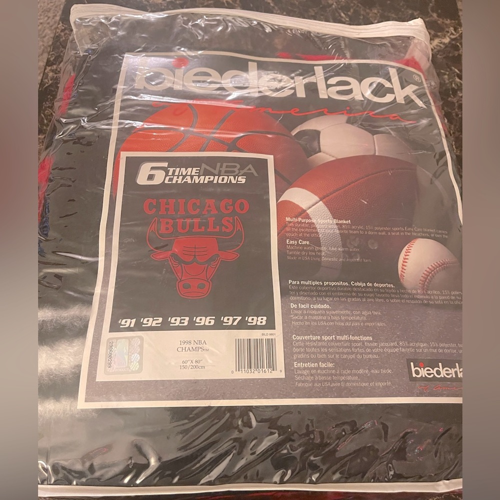 Chicago Bulls 6 time champs blanket